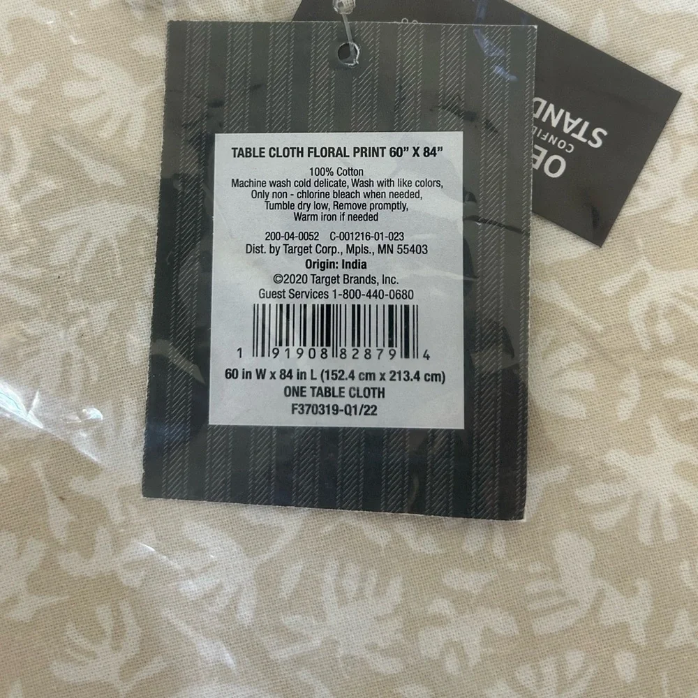 Studio McGee Threshold 60” x 84” Adorable table cloth. NWT!